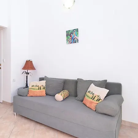 Ariana 1989 Apartman *