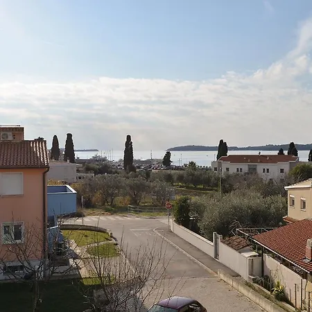Ariana 1989 Apartman
