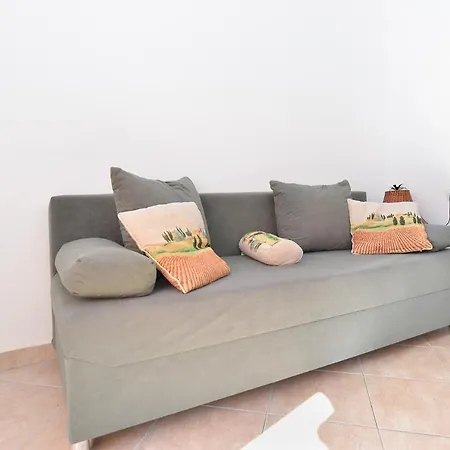 Ariana 1989 Apartman *