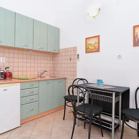 Ariana 1989 Apartman Fazana
