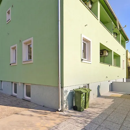 Ariana 1989 Apartman