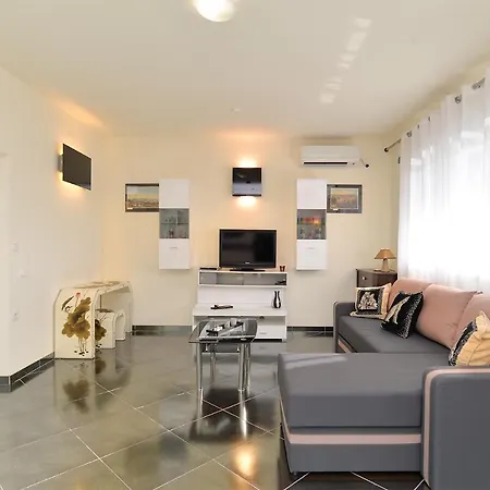 Apartament Ariana 1989