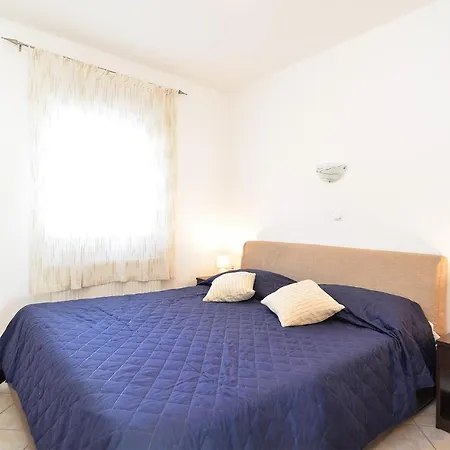 Apartament Ariana 1989 *