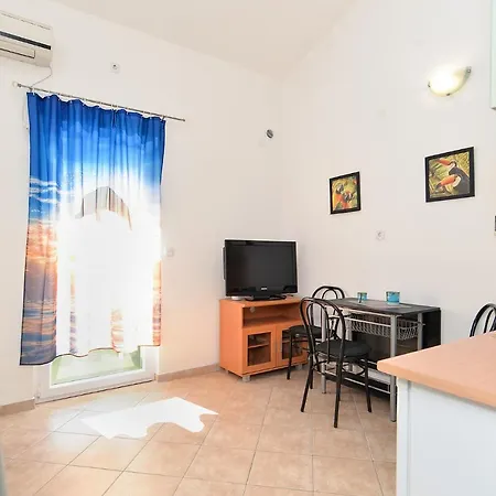 Apartament Ariana 1989 Fažana